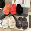 Com caixa Designer SANDÁLIA CIDADES PARIS FURRY SLIDE pele falsa Bordado de letras Mulher Pele reciclada Luxos Plataforma Plana Inverno Lã Slides Sandálias 35-40