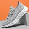 Sommar Sneakers för män Andas Lätt Unisex löparskor Snörning joggingskor Man Sneaker Gym Träningsskor Man Casual 211014