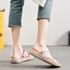 Наружные туфли Сандалии для мужчин Женщины Женщины Женские Девушки Летняя Пляжная Обувь Мода Классические слайды Тапочки Черные Розовые Вольт Белые Мокасины