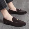 tamaño grande: US6.5-US12 Diseñador retro Moda Hombre Zapatos planos Mocasines con borlas Peluquero Cuero nobuk Casual Hombre Negro Marrón Calzado