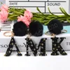 Cute Black Pompon List Keychain Angielski Alfabet Brelok Uchwyt Brokat Żywicy Kluczowe Łańcuchy Pierścienie Kobiety Torebka Charms