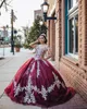 Burgundy Sequined Ball Gown Quinceanera Dresses 레이스는 어깨 댄스 파티 드 가운 스윕 연철 달콤한 15 무도회 드레스