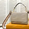 Luxurys Дизайнеры Мода Сумки через Crossbody Сумки Кошельки 2021 Высочайшее Качество Дама Фирменная Натуральная Кожа Изящный Малый Женский Коричневый Крестный Крестный Класс