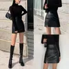 Saias 2022 Mulheres Cintura Alta Sexy Black Faux Leather Curto Mini Slim A-Line Skirt Split ASSYMÉTRICO BEM BASTE Pacote Hip Sólido Streetwear