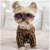2021 Yeni Sonbahar Kış Pet Giysileri Moda Mektup Nakış Yavru Kazak Tasarımcıları Köpek Clohes Kahverengi Boyutu: XS-XXL