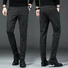 Pantaloni scozzesi casuali dei nuovi uomini Business Casual Slim Fit Pantaloni elastici stile classico grigio scuro Abbigliamento maschile di marca 210201290o