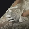 Frauen Sonnenschutz Kleid Satin Dünne Sonne Fahren Handschuhe Weibliche Kurze Schleife Voll Finger Weiß Radfahren Handschuh