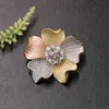 Lanyika moda jóias luxo artístico florescendo flores broche pingente duplo uso para festa de casamento micro pavimentada presente popular