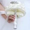 Kwiaty ślubne bukiety kryształowe satynie trzymające sztuczną wstążkę ślubną druhna Diamond bukiet flores de boda W4453357