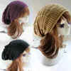 beanie bege feminino