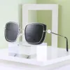 2021 Mode Polariserade Solglasögon Män och Kvinnor Märke Designer Solglasögon med Pearl Spegelben UV400 Hög kvalitet