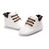 Buty dziecięce Walkers Toddler Crib Boy Noworodka Hight Heel Lace-Up Martin Bawełna Comfon Soft Sole PU Leather First Walkers Casual Moccasins