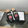 Designer Princetown Kvinnor Tofflor Herr Loafers Äkta läder Kohud Sandaler G Casual Skor Metall Spänne Flip Flops Spets Sammet Lazy Dupe Tofflor Med Box