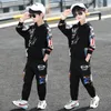 Kleidung Sets 2021 Hip Hop Boy Anime Anzug Teenager Kinder Koreanische Graffiti Mit Kapuze Baumwolle Pullover + Hosen 5 6 7 8 9 10 11 12 jahre