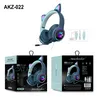 Nytt AKZ022 Foldbar Onear Stereo Wireless Headset med MIC LED -ljus och volymkontroll Support Wired Cat Ear -hörlurar Glödande7024384