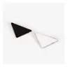 Novo produto venda quente metal triângulo broche letra letra acessórios de moda de alta qualidade homens e mulheres roupas pin fivela frete grátis
