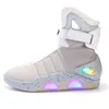 RayZing Mannen Laarzen Terug Naar De Toekomst USB Oplaadbare Led Schoenen voor Man en Vrouwen Mode Casual Schoenen Gloeiende Woestijn Laarzen Mannen 210826