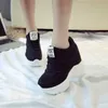 Zapatos de mujer de otoño en la versión coreana de Aumentar Blanco Toe Round Toe Casual Sierde de moda Vulcanizado Y0907