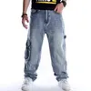 Hommes Street Dance Hiphop Jeans Mode Broderie Noir Lâche Board Denim Pantalon Global Mâle Rap Hip Hop Jeans Plus Taille 30-46 211104