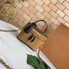 3A DesignersDesignersMini Beauty Case passt problemlos in eine Reisetasche oder einen Koffer, bietet viel Platz für Toilettenartikel und ist mit 270U unverzichtbar