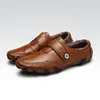 Mocassins en cuir PU 2023 pour hommes, chaussures d'hiver chaudes et épaisses en fourrure, mocassins plats et décontractés à enfiler, bottes masculines