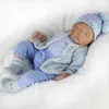 PYDMADE Hecho a mano Reborn Newborn Baby Dolls 22 '' Lifelike Vinyl Silicone Boy Doll Gift Gift + Ropa
