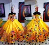 Robes de bal jaune décolleté en cœur broderie florale satin 1/2 demi-manches plis de la soirée de fête du sol longueur de sol