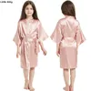 Robes de fête de mariage pour filles enfants pyjamas en satin vêtements de nuit pour adolescents peignoirs en soie kimono enfants 211130