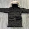 UK Hiver Hommes Femmes Down Bomber Jacket Chapeautas Épaissir Fourrure Fourrure Fourrure Fluffy Sweats à Sweats à Sweats à Sweats Vildroflexuels Extérieur Classic Eductionnelle Chaud Parkas E0712z Taille XS-2XL