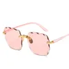 2021 occhiali da sole senza bordo quadrati Donne designer di marchi di lusso Summer Red Glasses Fashion Sun Glasses for Men Uv4001208295