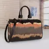 Gratis shopping! Ny Hot 33 Storlek Fashion Color Boston Bag Tie Dye Handle Väska med Borde` Rem Boston Väskor till salu