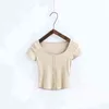 MRMT 2022 Gloednieuwe Spring Dames T-shirt Mode Single-Row Gesp T-shirt voor Vrouwelijke korte mouwen Korte Tops T-shirt G220228