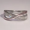 Hot Selling Elegant Cross Ring Creative Rosegold Silver Dubbelfärg Diamant Ring Kvinnor Onsdag Smycken