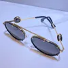 Occhiali da sole per uomo e donna Stile estivo 2232 Anti-Ultraviolet Retro Plate Oval frameless moda Occhiali da vista Random Box