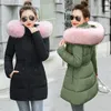 Parkas en duvet pour femmes veste d'hiver femmes 2021 chaud femme longue col en fourrure artificielle grande taille XXXL manteau froid