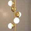 2021 luxe moderne lampadaire LED avec table en bois massif or noir mode charge sans fil en métal debout lumière pour la décoration de l'hôtel à la maison