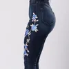 Kvinnor Ny Ankomst Blomma Broderade Jeans Fashion Women Quality Denim Pant Blue Slim Jeans