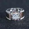 Anillos de boda Anillo de compromiso de circón de cristal blanco clásico de dos tonos para hombre Regalos para amantes de la joyería de aniversario