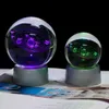 Boule de cadeau de système solaire en cristal avec des planètes en verre de base de LED colorées facturables Ball Party Favors cadeau présent pour Astrophile SH190923