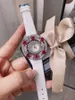 Hot Multicolor Stone Bezel Watch Naturlig Moder av Pearl Quartz Armbandsur Kvinnor Rostfritt Stål Full Diamond Clock 36mm