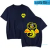 Hot Sale Fashion Summer Populära Cobra Kai T-shirts Män / Kvinnor Cool Short Sleeve Rolig T Shirt Classic Design Tops Tees Cobra Kai Kläder