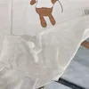 Urocze niedźwiedzie dla dzieci Jumpsuits Odzież Baby Boys and Girls Rompers Designer Letters Toddler Romper Oneys Long Sleeve8602062