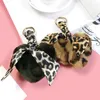 14 cm Leopard Print Heart Pendant Keychain Fluffy Faux Kanin Fur Ball Kvinnor Handväska Pendants Bil Key Ring Smycken