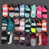 Asciugatura rapida Four Seasons Girl Girl Woman Short Letter Socks Calzini sportivi assorbenti di sudore traspirante