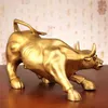 100% Laiton Taureau Wall Street Bétail Sculpture Cuivre Mascotte Cadeau Statue Exquis Bureau Décoration Artisanat Ornement Vache Busi Y6L6 220113