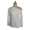 Yukiesue Vit Kvinna T-shirt av axel Slash Neck Sexig Top Split Långärmad T-shirts Koreanska Kläder Storstorlek 210608