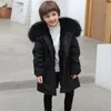 ジャケット2022ファッション冬の子供服厚く暖かいフェイクの毛皮のコート子供男の子の女の子フード付きパーカースノースーツアウターW85