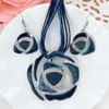 Серьги Ожерелье Классические ювелирные наборы для женщин Роза Цветок из нержавеющей стали серебряной серебряной капля Геометрическая подвеска