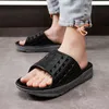 スリッパSandlias Masculinas PlataForma Plus Sight Chinelos Macios Para Homens Na Praia Sapatos Casuais an Rrapantes 220308