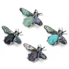 Pins, broches sauvoo 1 stks / partij 55 * 34mm schattig insect bee broche voor vrouwen 12 kleuren retro natuursteen abalone shell dier hanger pins